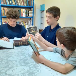 Estudos em Família